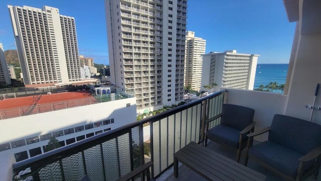Waikiki Condo 2 Bedrooms 2 Bathrooms With 1 Free Parking Space Honolulu Exteriér fotografie